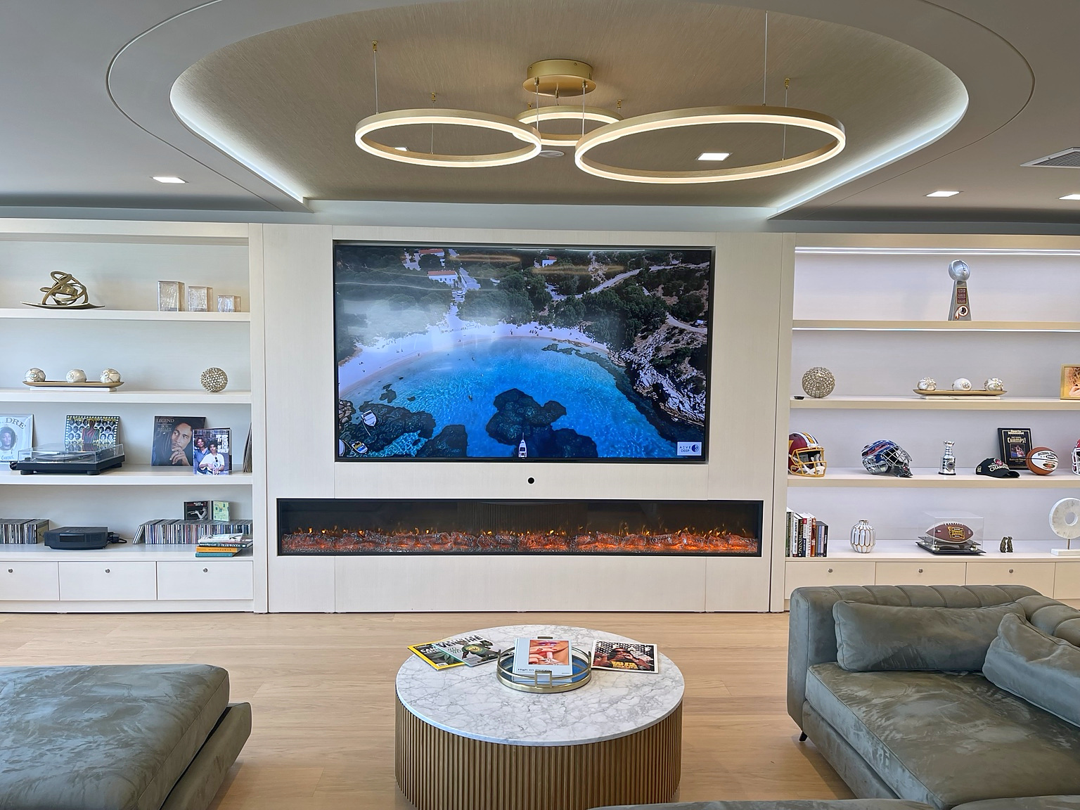 Penthouse lounge feature wall at SOL of Potomac